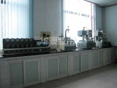 Wear-resisting laboratory equipment